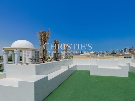 Stunning Villa with Lake Views and Elite Amenities, picture 17