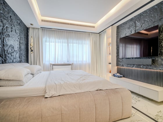 Largest Plot | Spacious 5-Bed Villa | Upgraded, picture 32