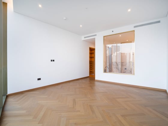 Skyline Luxury | 3 Bed | Prime Location, picture 9