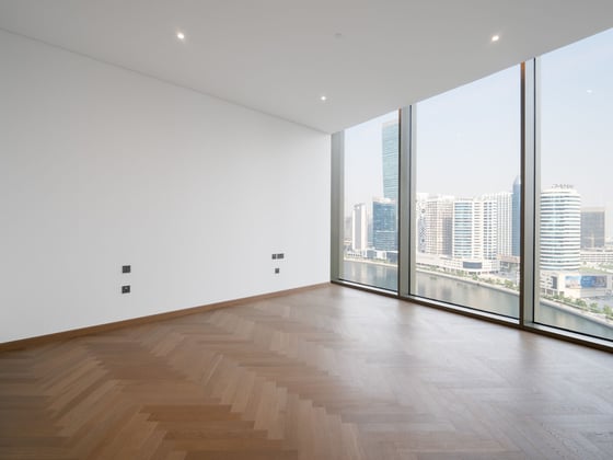 Skyline Luxury | 3 Bed | Prime Location, picture 7