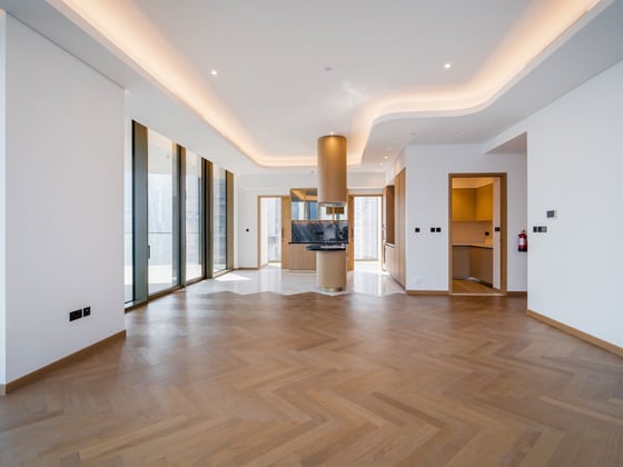 Skyline Luxury | 3 Bed | Prime Location, picture 4