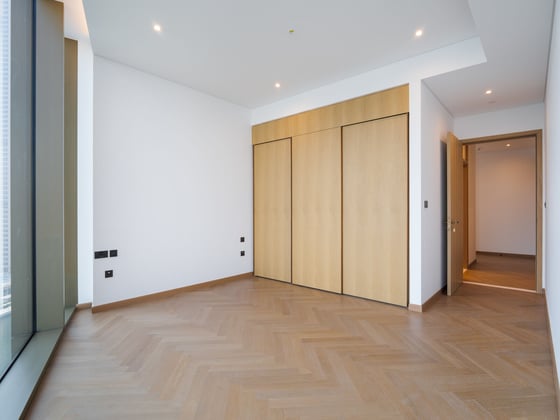 Skyline Luxury | 3 Bed | Prime Location, picture 8