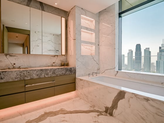 Refined Furnished Penthouse in Downtown Dubai, picture 10