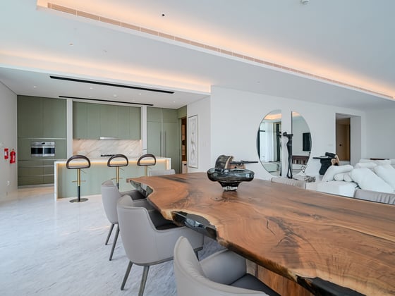 Refined Furnished Penthouse in Downtown Dubai, picture 1