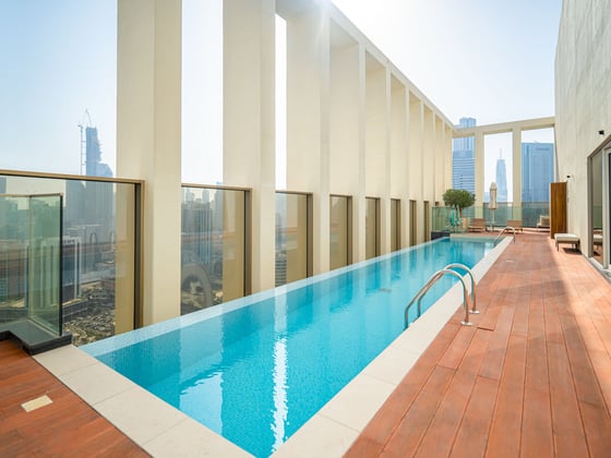 Refined Waterfront Apartment in Business Bay, picture 1
