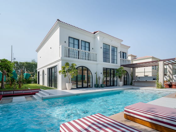 Sophisticated Villa with Private Pool and Terrace, picture 1