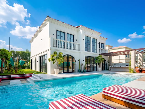 Sophisticated Villa with Private Pool and Terrace, picture 1