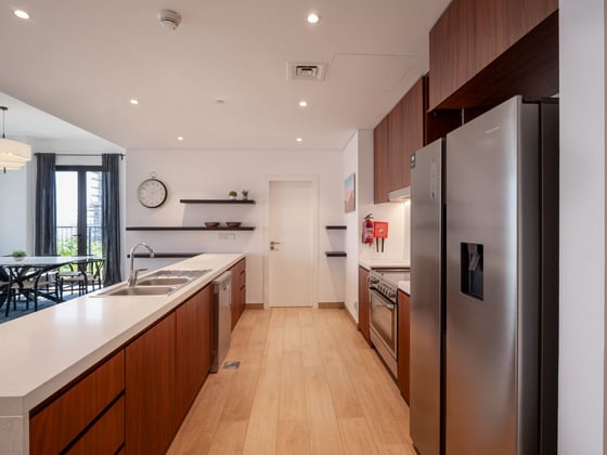Exquisite La Mer Apartment with Marina Views, picture 7