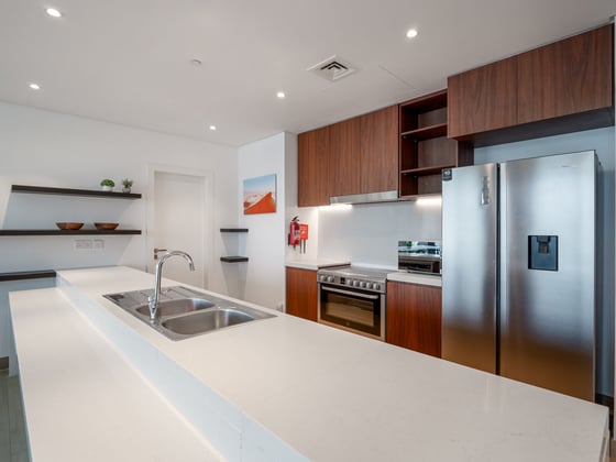 Exquisite La Mer Apartment with Marina Views, picture 9