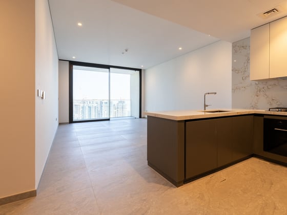 Sophisticated Business Bay Waterfront Apartment, picture 3