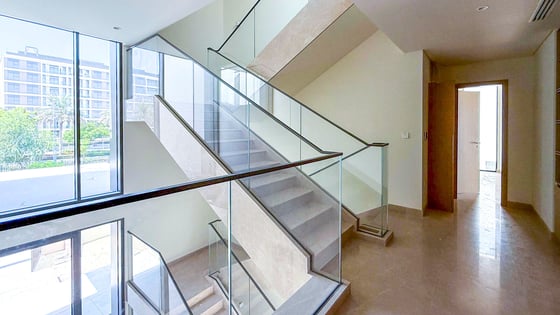 Stunning 5-Bed Villa | Premium Community Living, picture 8