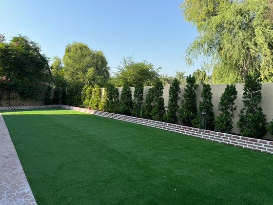 Spacious 5-Bed Villa | Private Garden | Near Park, picture 11