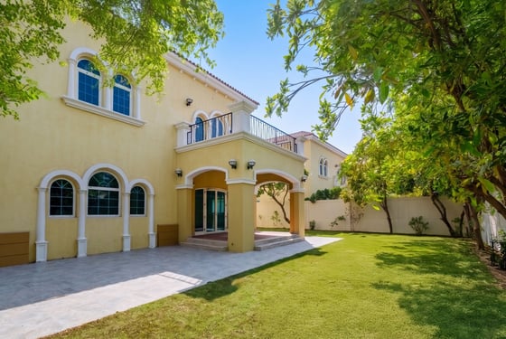 Tranquil Jumeirah Park Villa with Private Garden, picture 16