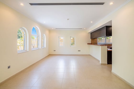 Tranquil Jumeirah Park Villa with Private Garden, picture 4