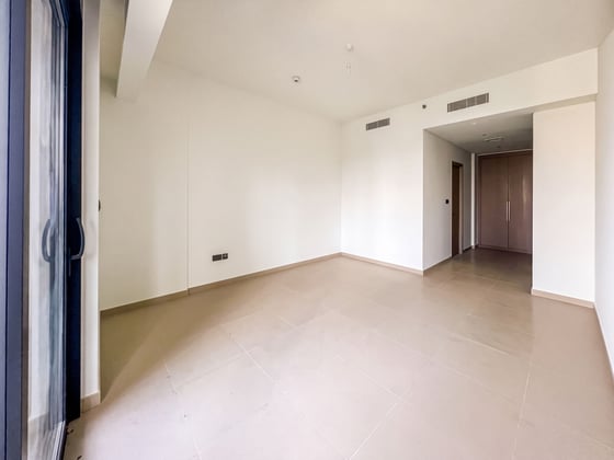 Elegant Downtown Apartment with Burj Khalifa View, picture 6