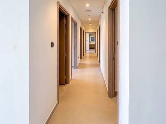 Elegant Downtown Apartment with Burj Khalifa View, picture 5