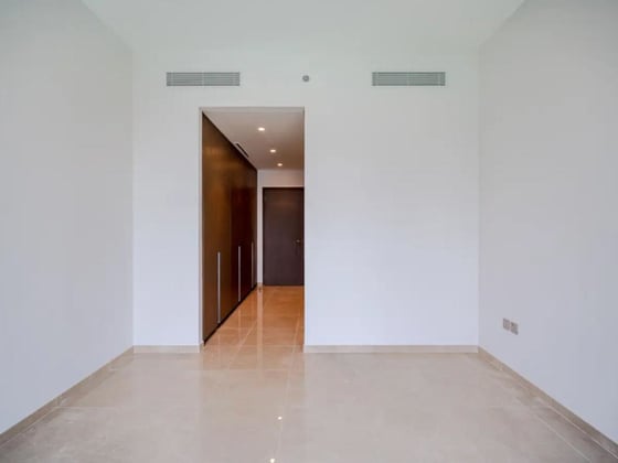 Refined Downtown Apartment with Burj Khalifa View, picture 14