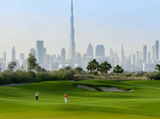 Golfing, picture 1