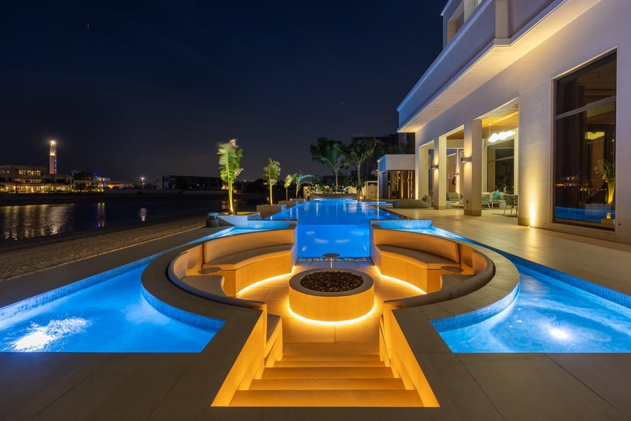 Bespoke Signature Villa | Modern 6 Bedroom Suites, picture 1