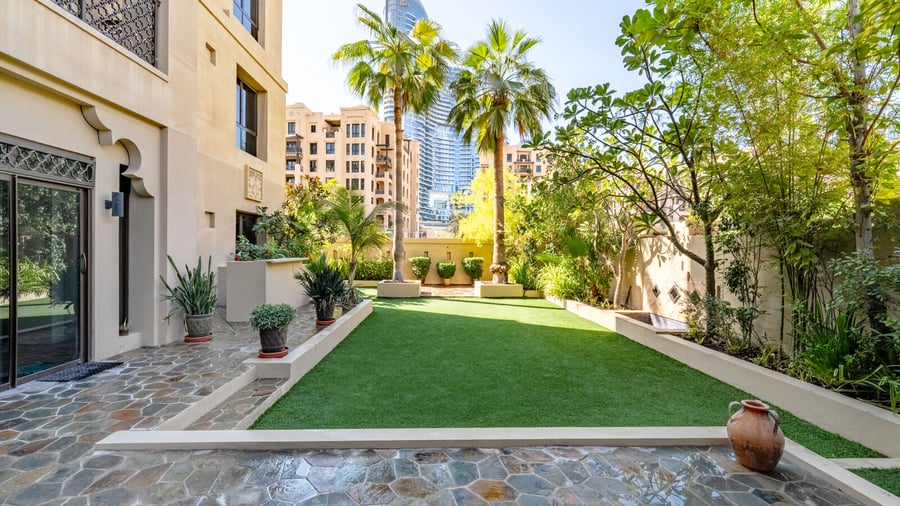 Luxury Garden Apartment with Iconic Burj Khalifa Backdrop, picture 1