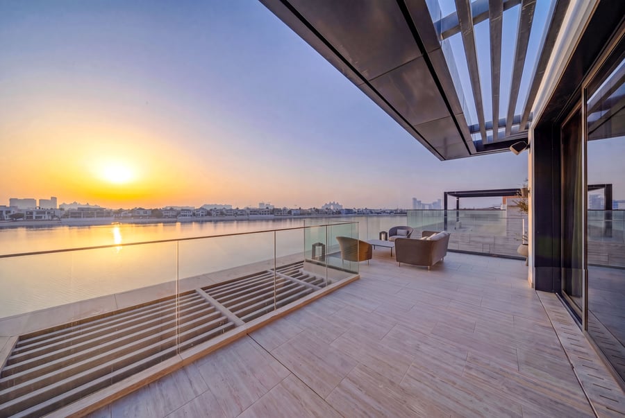 Stunning Minimalist Beachfront Villa on the Palm, picture 1