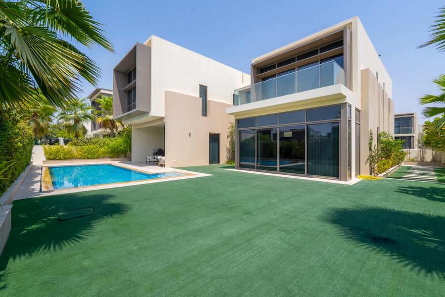 Refined Villa with a Private Pool in Dubai Hills, picture 1