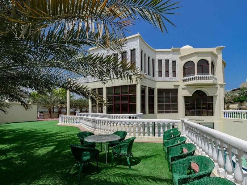 Stunning Villa with Lake Views and Elite Amenities, picture 1