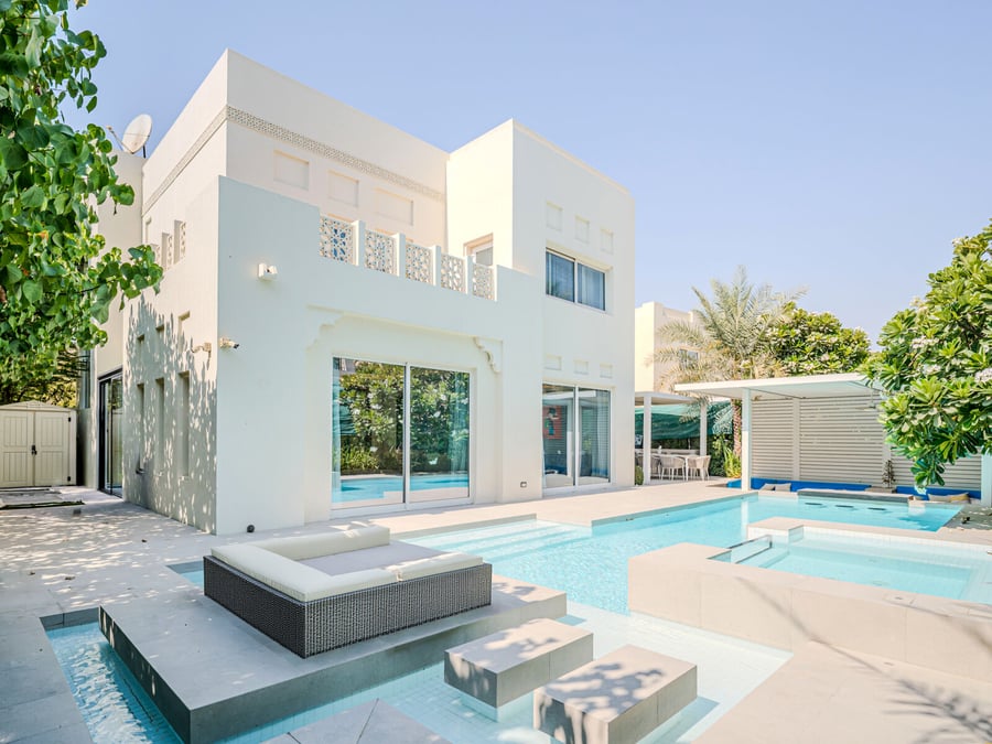 Largest Plot | Spacious 5-Bed Villa | Upgraded, picture 1