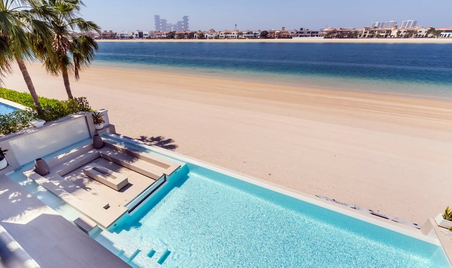 Palm Jumeirah beach