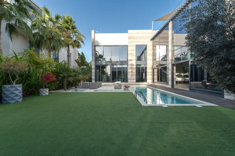 Villa height Umm Suqeim LUXHABITAT