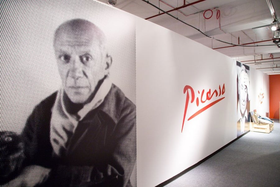 4988ce185bc677da26164edfa8909040dfae15dbdfadf73ba0216418dc0c89e8