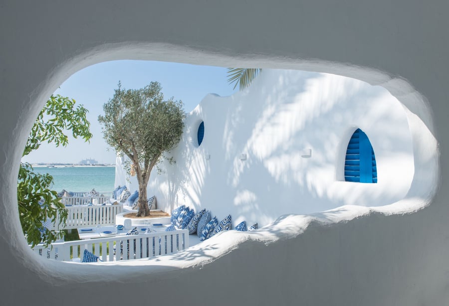 Fine Dining restaurants in Dubai|Fish Beach Taverna| Le Meridien Mina Seyahi