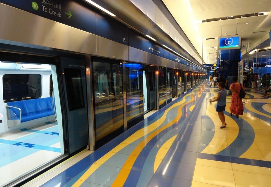 Dubai Metro Guide