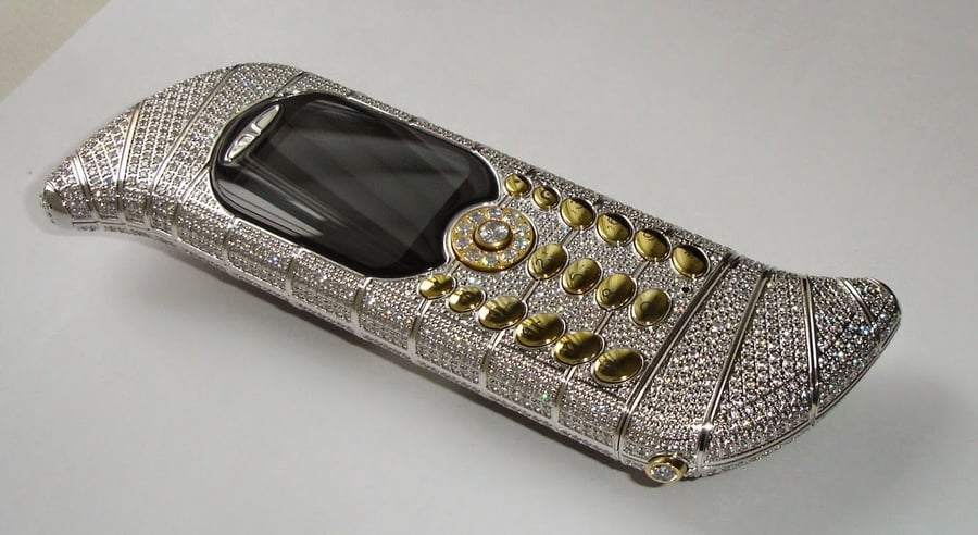 Top 10 most expensive mobile phones in the world | Goldvish Le Million