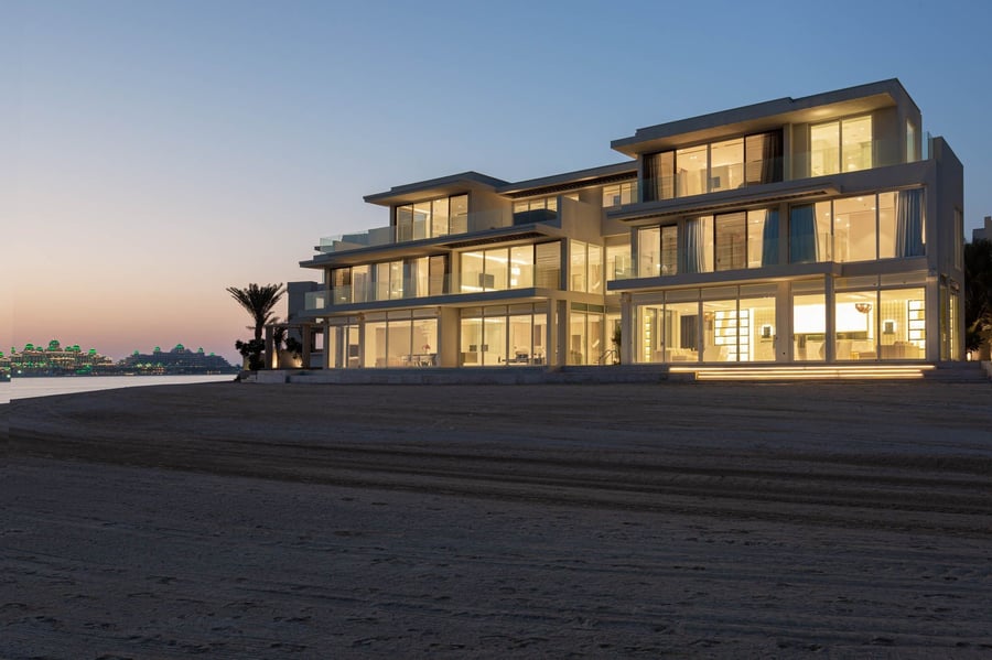 Villa facade frond m Palm Jumeirah