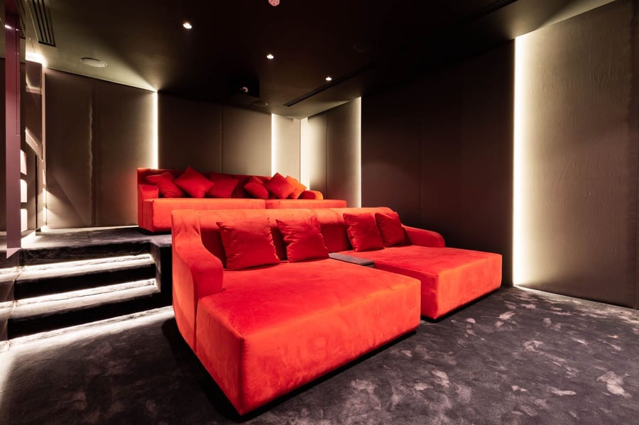 Cinema in Palm villa, Frond M