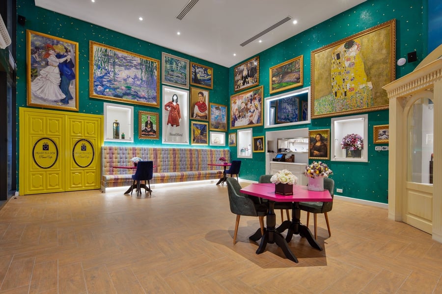 Heart in a box interior1