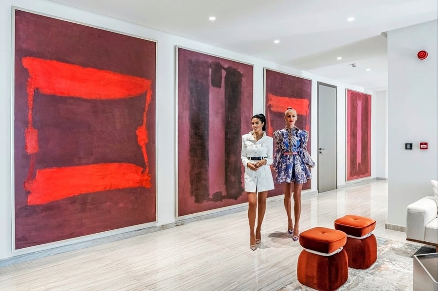 Emirates Hills villa gallery