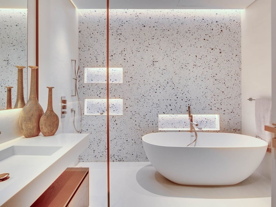 Emirates Hills villa bath