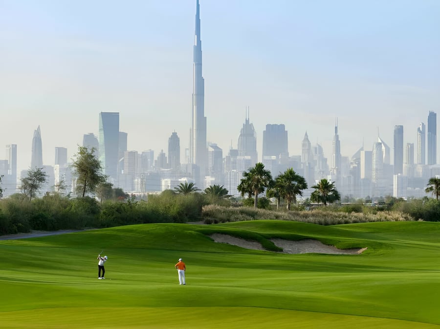 Golfing, picture 1